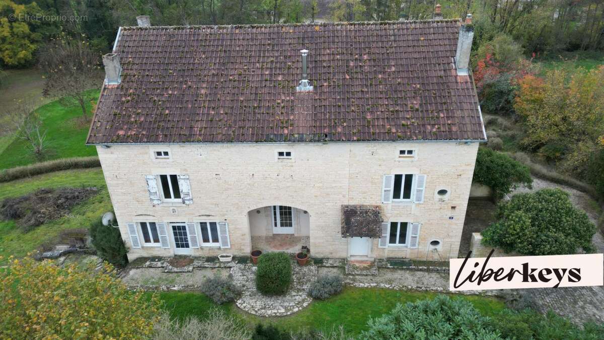 Maison à NANTILLY