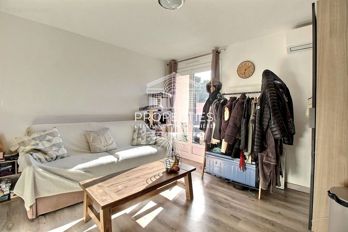Appartement à BORMES-LES-MIMOSAS