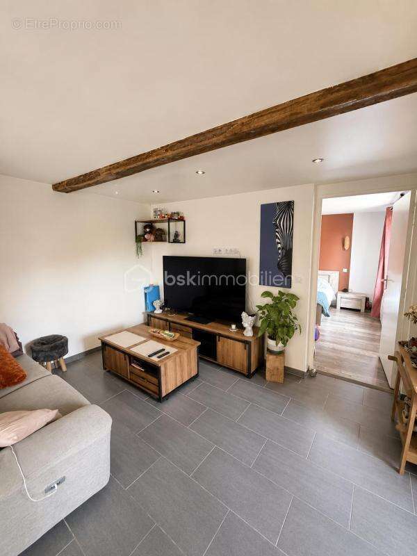 Maison de plain-pied 65 m² avec combles aménageables et terrasse, au calme en impasse — Tourny - photo 6