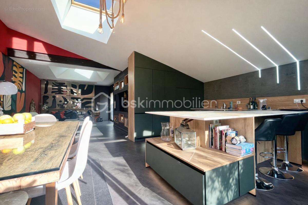 EXCLUSIVITÉ – Appartement d’exception avec Patio de 100m² – Hyper Centre de Villefranche-sur-Saône - photo 3