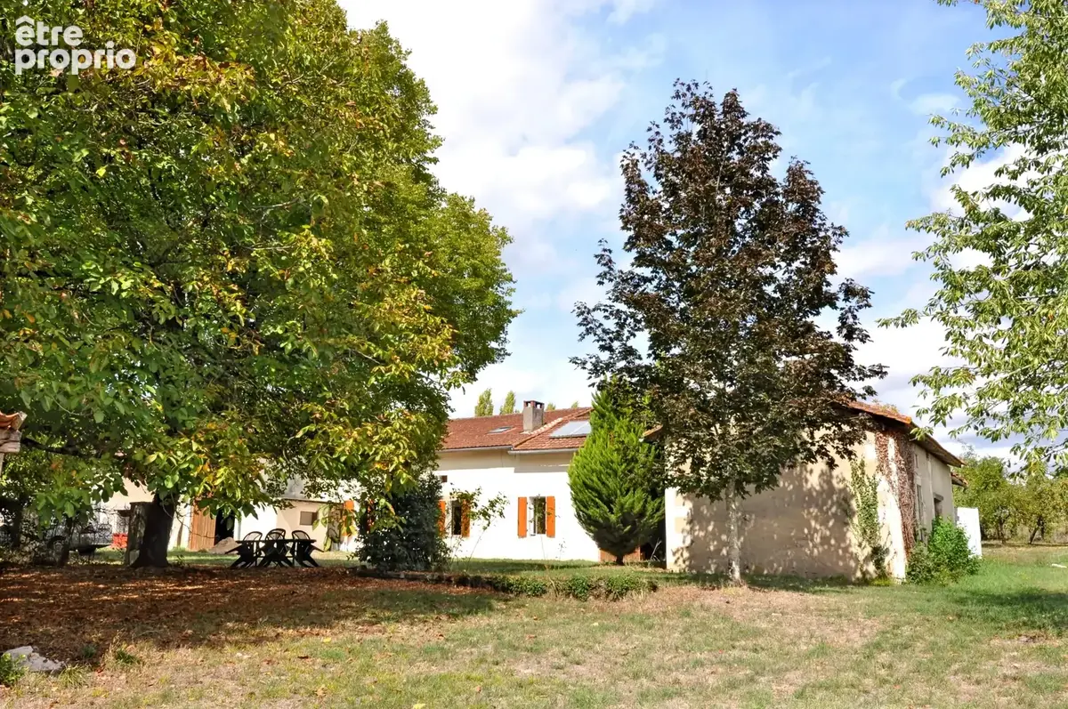 Ancienne ferme restaurée dans le secteur Aubeterre/Dronne - photo 19