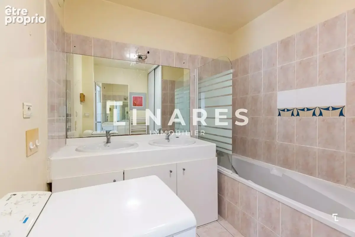TRAVERSE - Appartement T3 de 48m2 - Terrasse - 13008 - photo 6