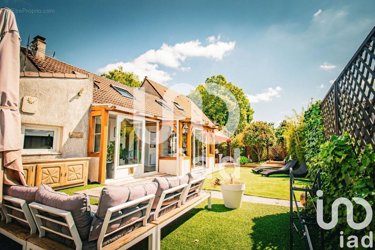 Photo 1 - Maison à ISSOU