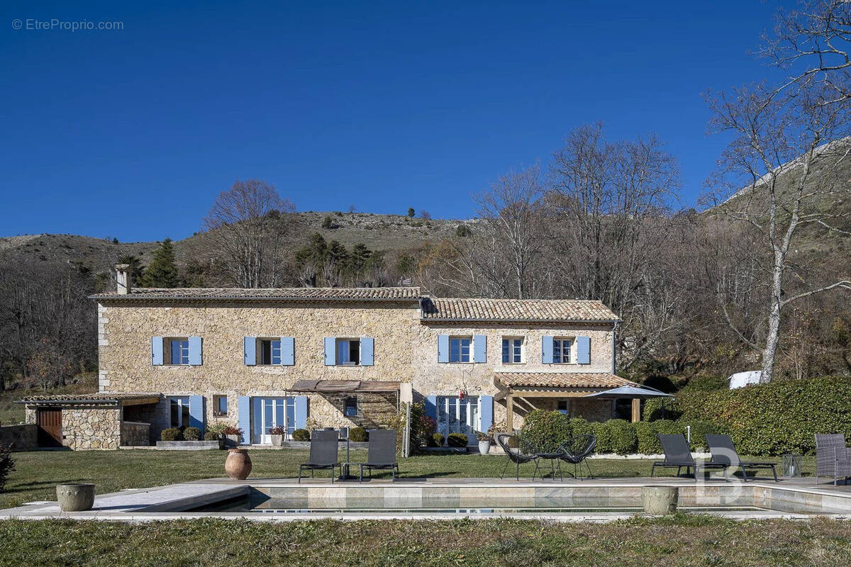 Maison à TOURRETTES-SUR-LOUP