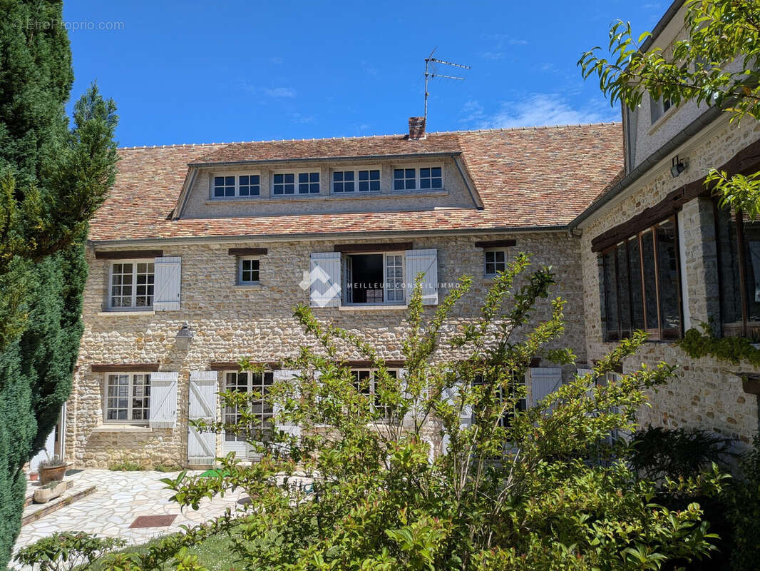 Maison 274 m² à Thoiry  - photo 4