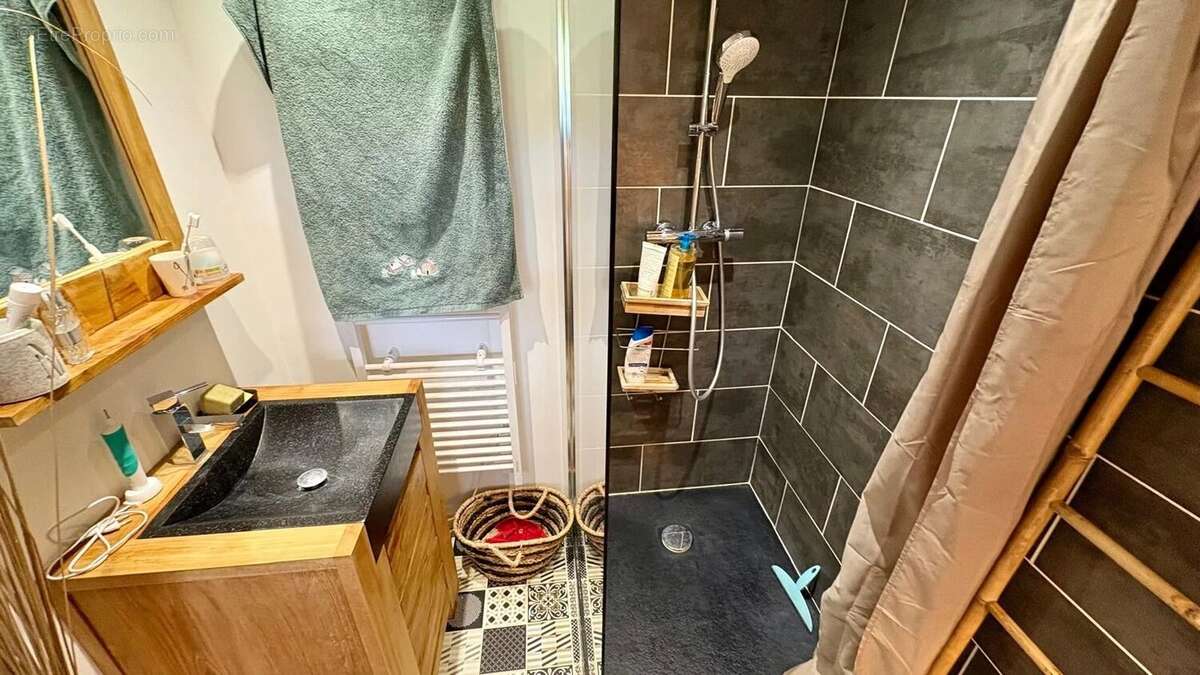 Appartement à DEMI-QUARTIER