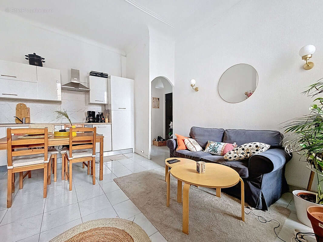 Appartement à MARSEILLE-4E