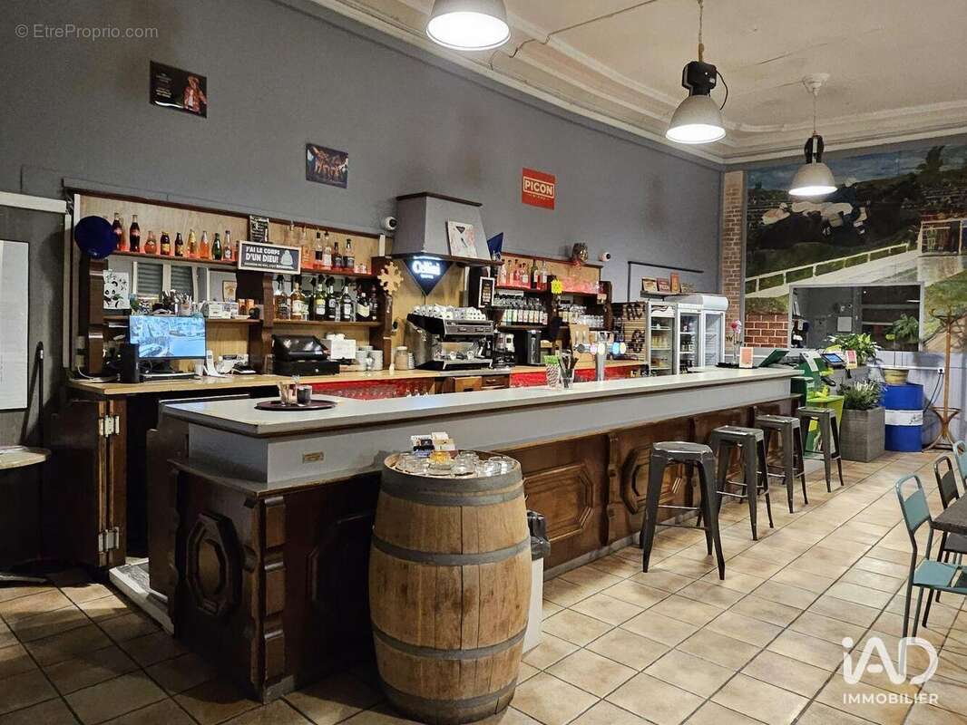 Photo 2 - Commerce à POUSSAN