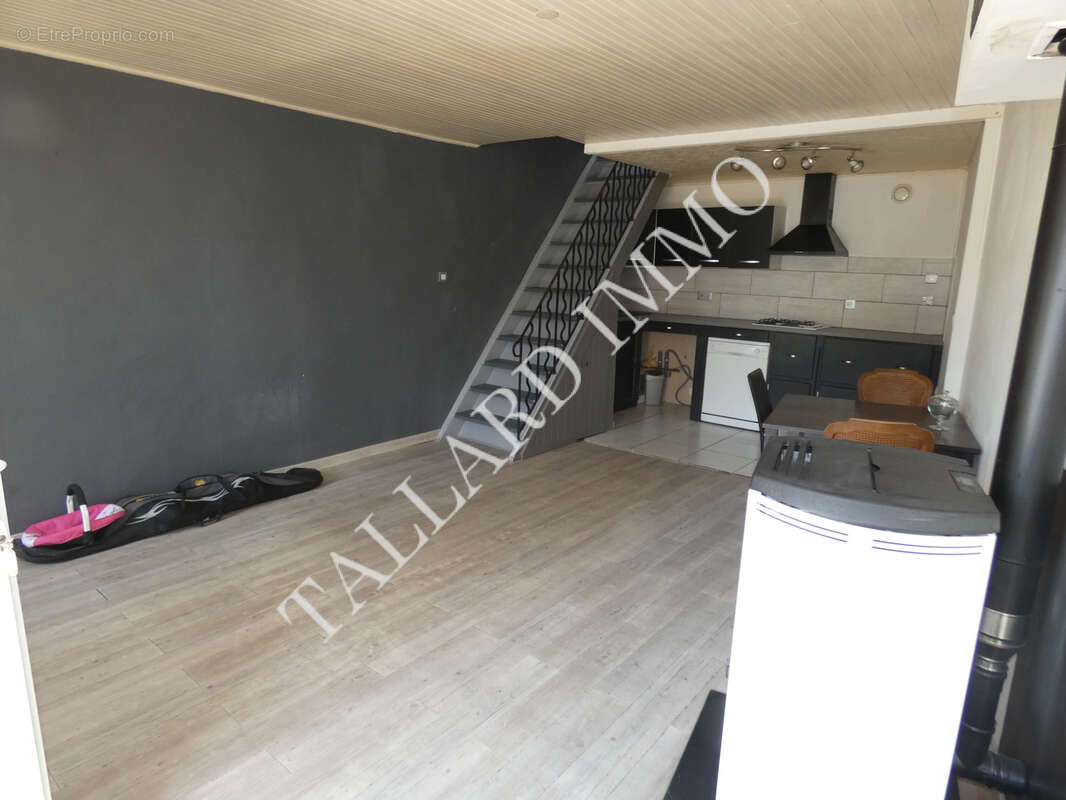 Maison T3 avec terrasse, cave, combles aménageables - photo 11