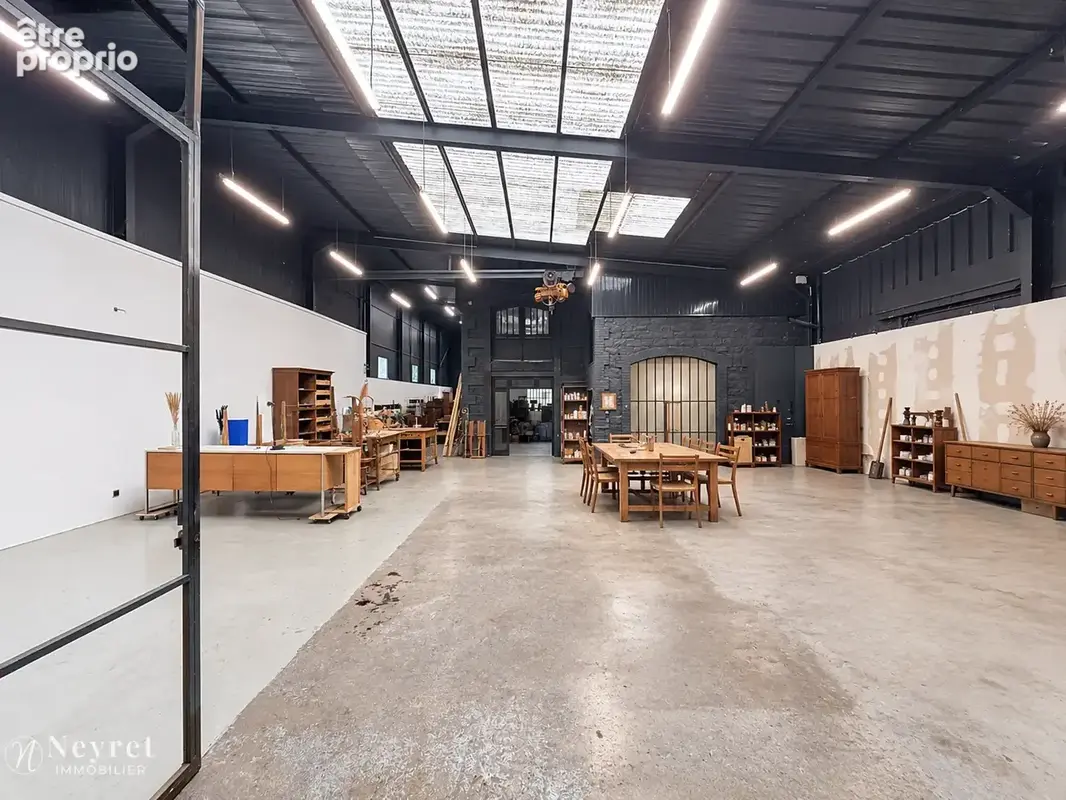 Local d’activité / atelier   Environ 590 m2   Saint-Chamond - photo 2