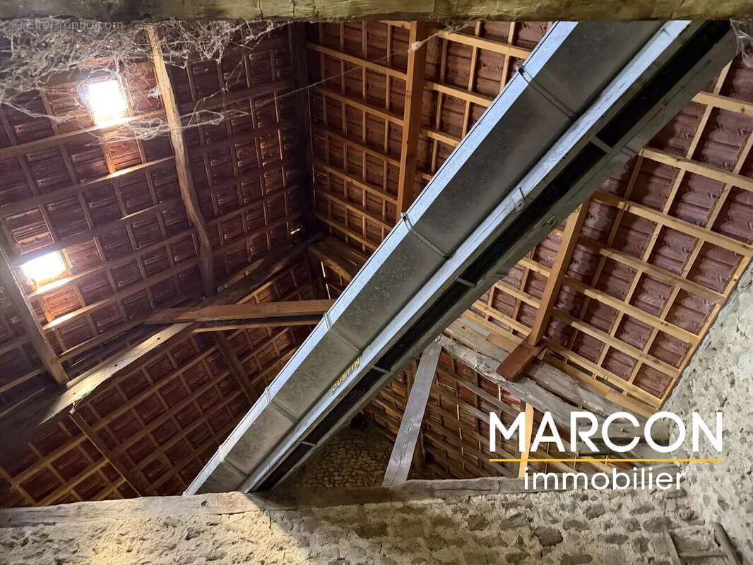 Maison à LA CHAPELLE-TAILLEFERT