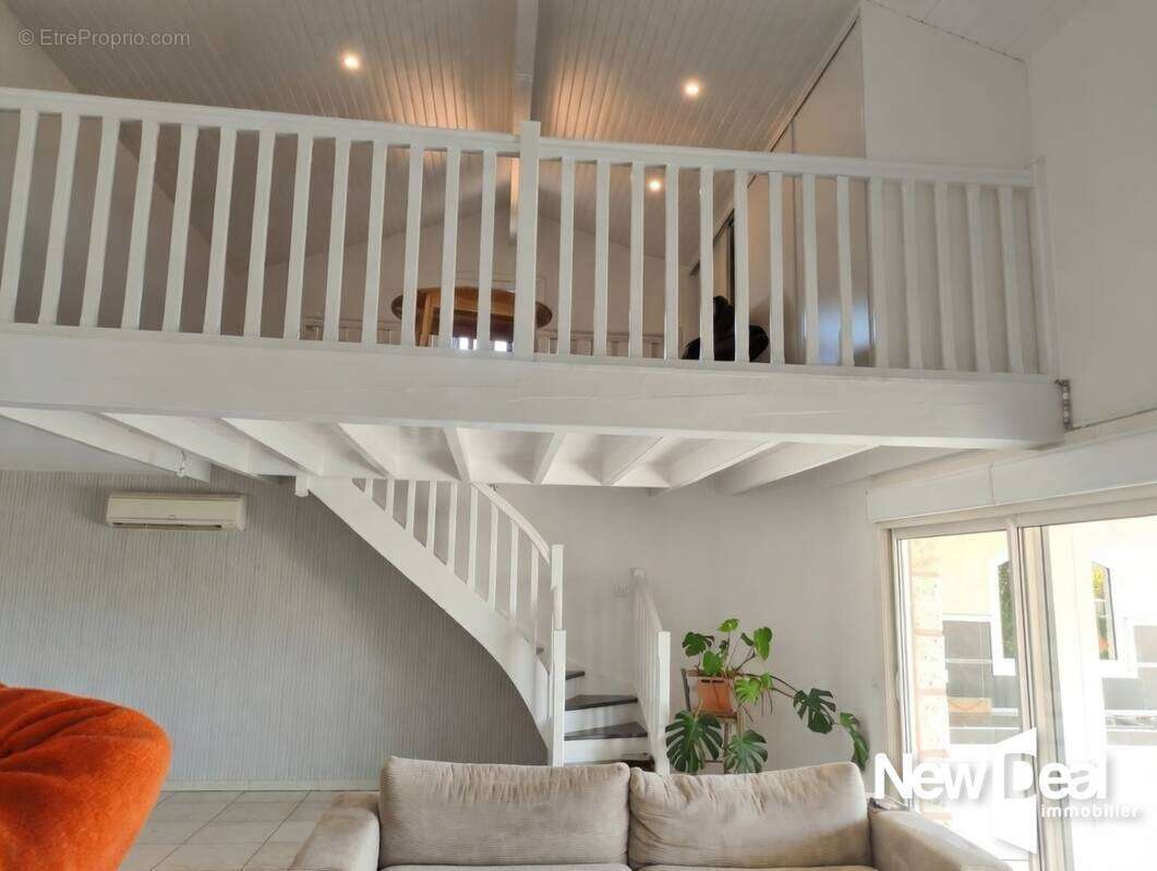 Maison à LAROQUE-TIMBAUT