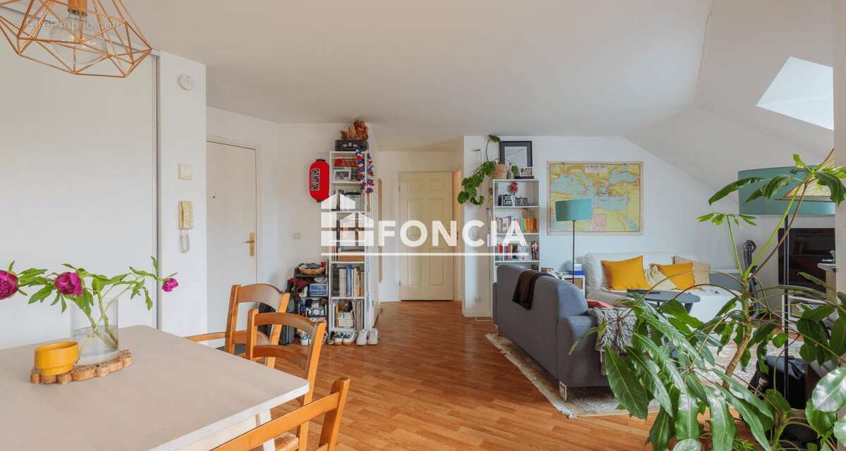 Appartement à EMERAINVILLE