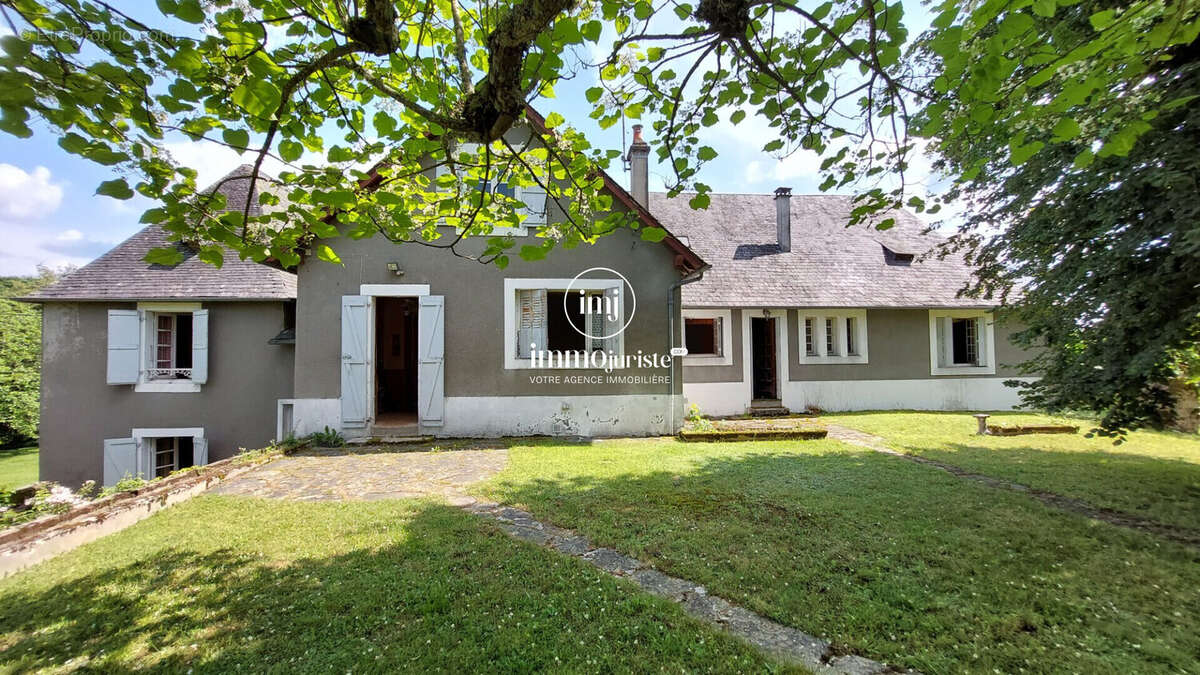 Maison 270 m² à Favars  - photo 3