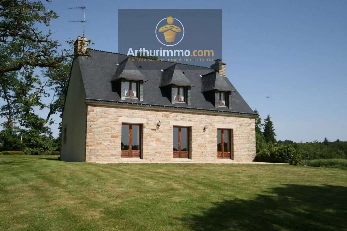 Maison à PLUMELEC