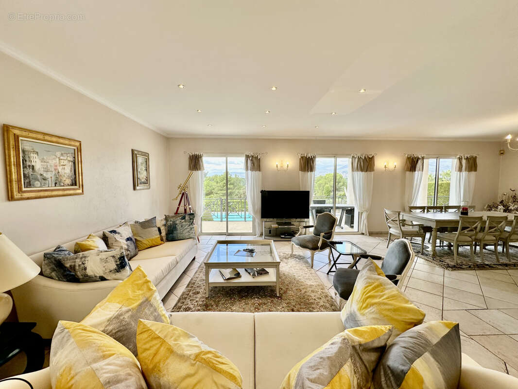 Maison à MOUGINS