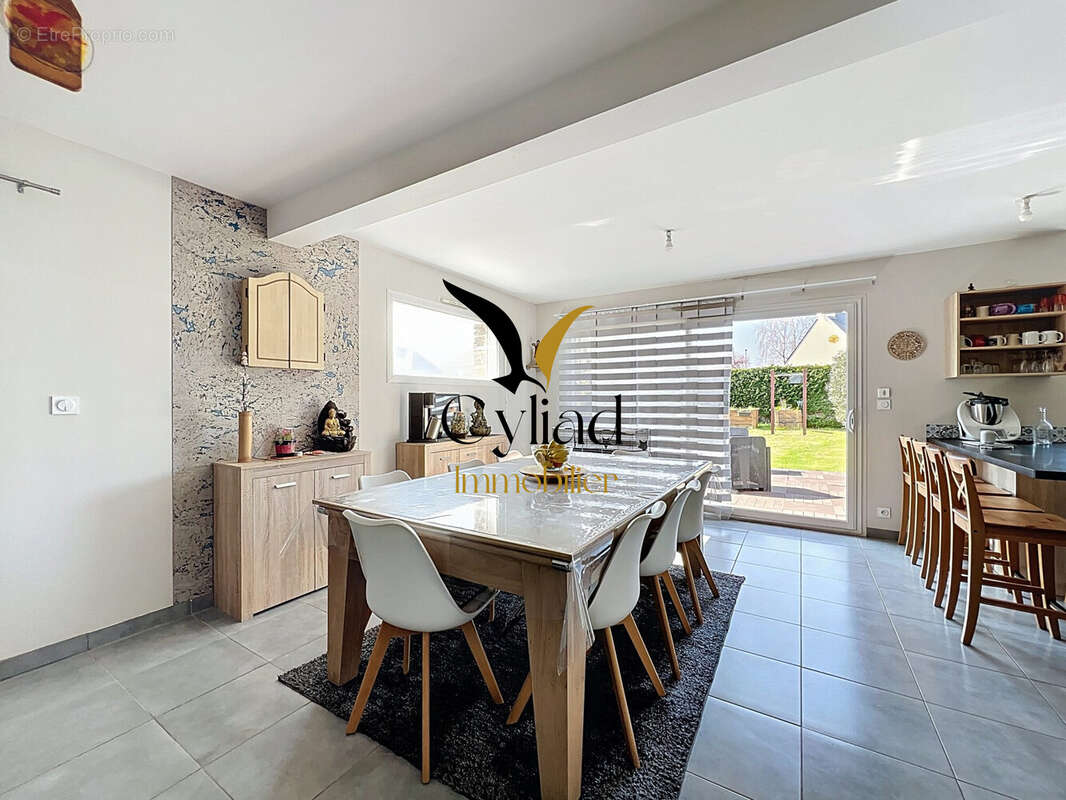 Maison à SAINT-MELOIR-DES-ONDES