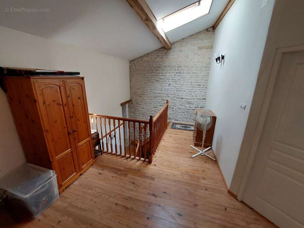 Maison à SAINT-MANDE-SUR-BREDOIRE