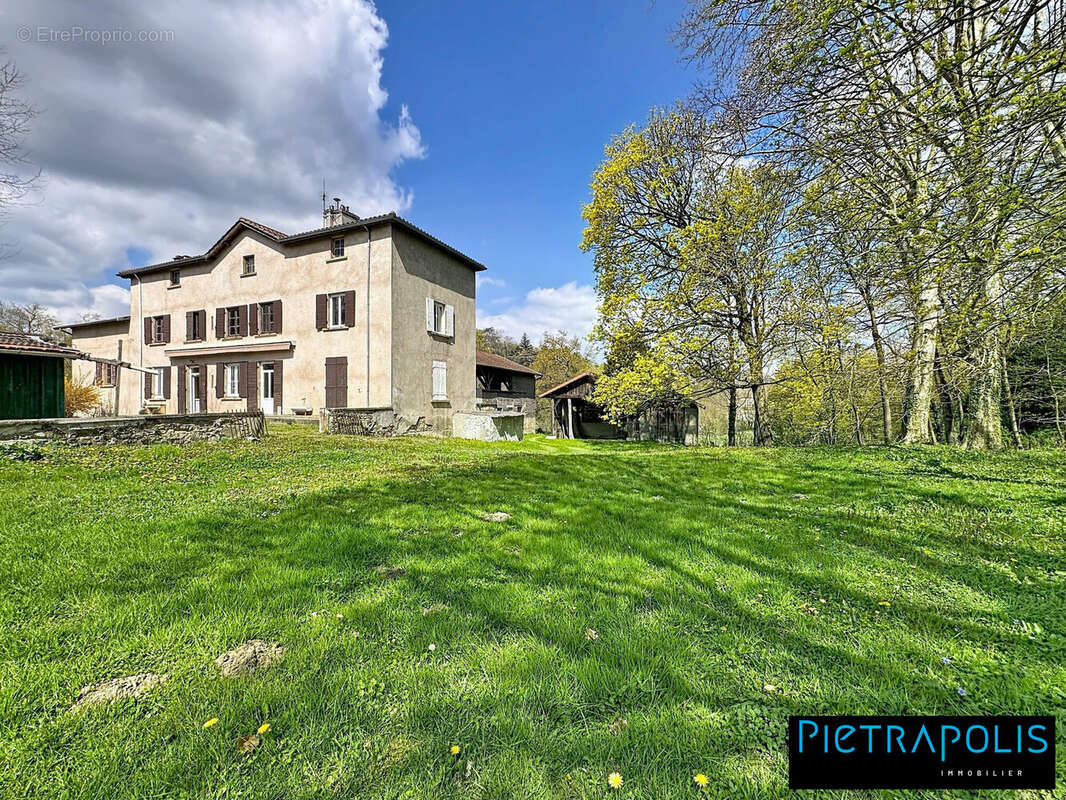 Maison à SAINT-GENIS-LAVAL