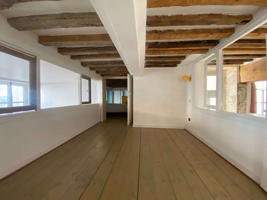 ARCHITECTURE ATYPIQUE- 1700 -Appartement avec terrasse - photo 13