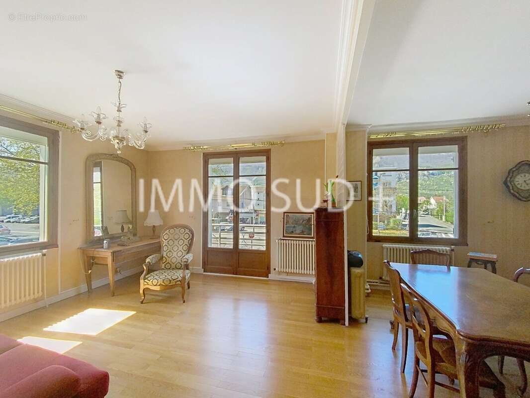 Maison à LE PONT-DE-CLAIX