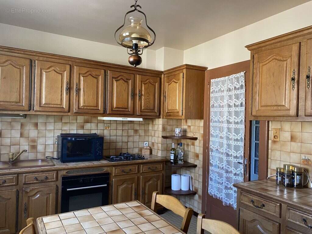 Maison à NEUVIC-ENTIER