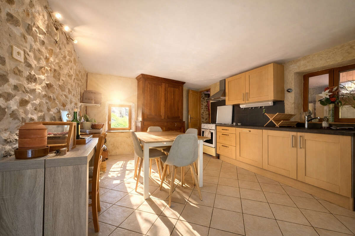 Maison à LIMONY