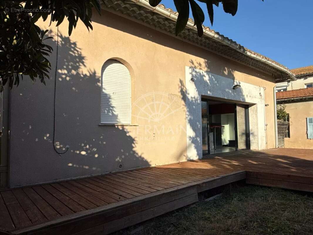 Maison à L'ISLE-SUR-LA-SORGUE