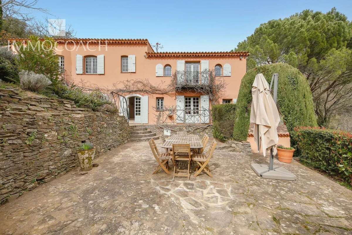 Maison à COLLOBRIERES