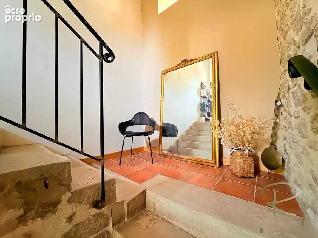 Ensemble immobilier au coeur du village de Barjac - photo 4