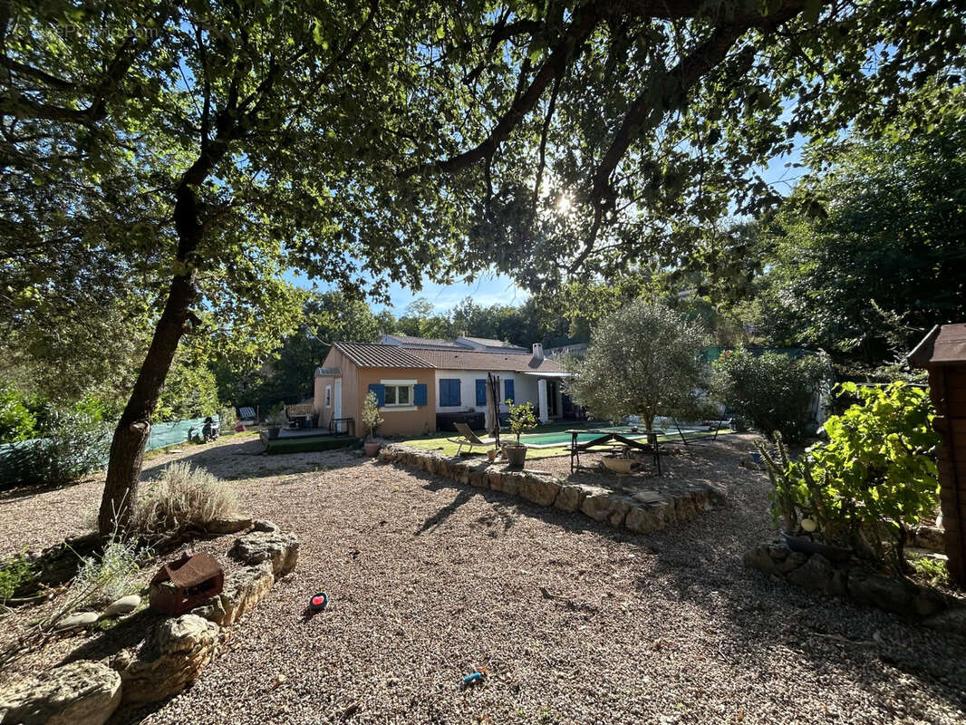 Maison à SAINTE-ANASTASIE-SUR-ISSOLE