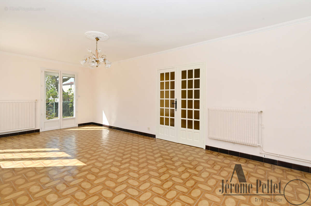 Maison à COMMUNAY
