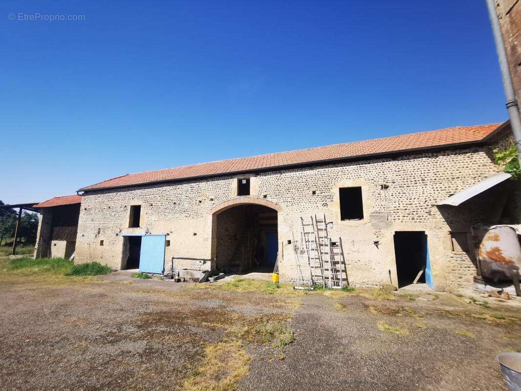Ferme avec dépendances sur 4492m2 - photo 15