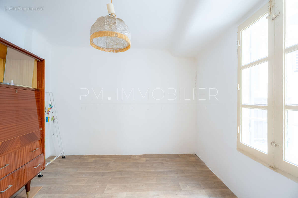Appartement à MARSEILLE-1E