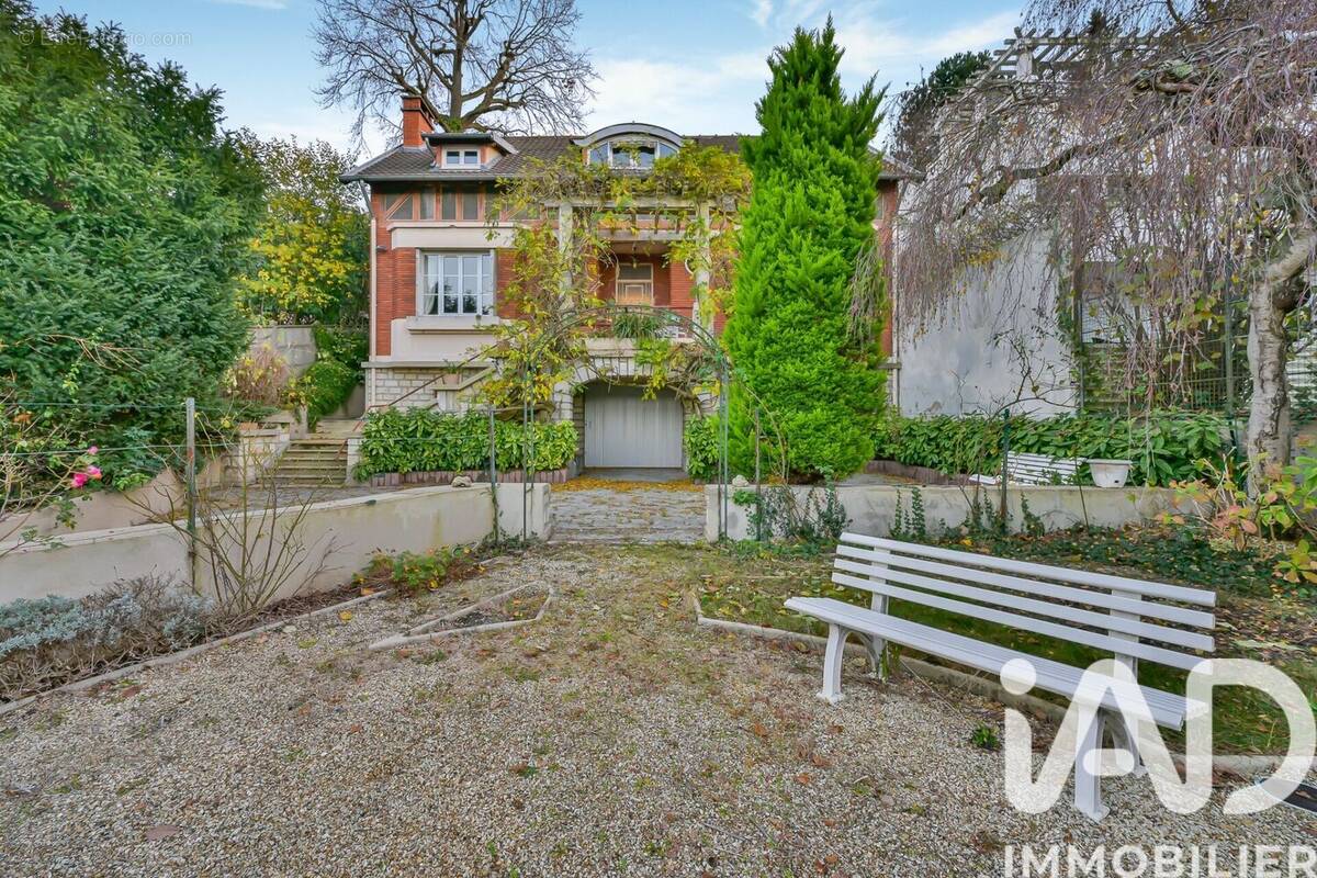 Photo 1 - Maison à VILLE-D'AVRAY