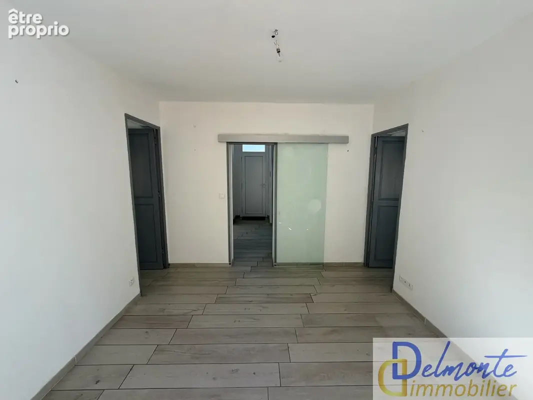 A vendre - maison t4 avec dependance et stationnements - photo 7