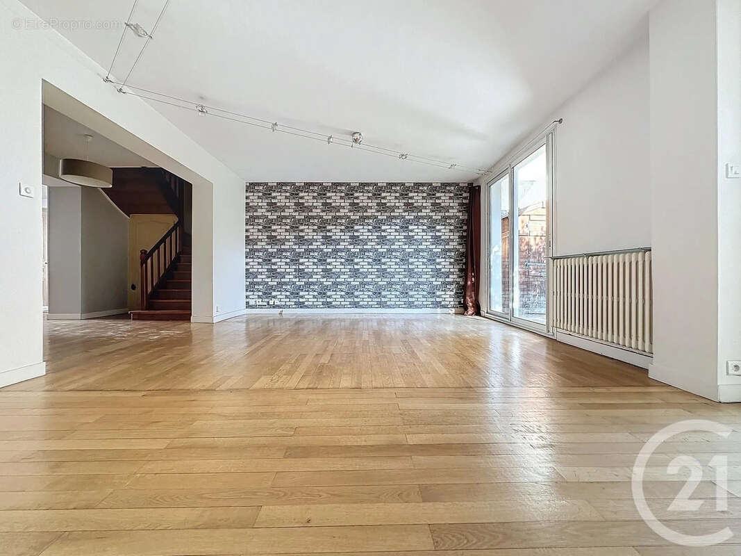 Maison 240 m² à Angouleme  - photo 4