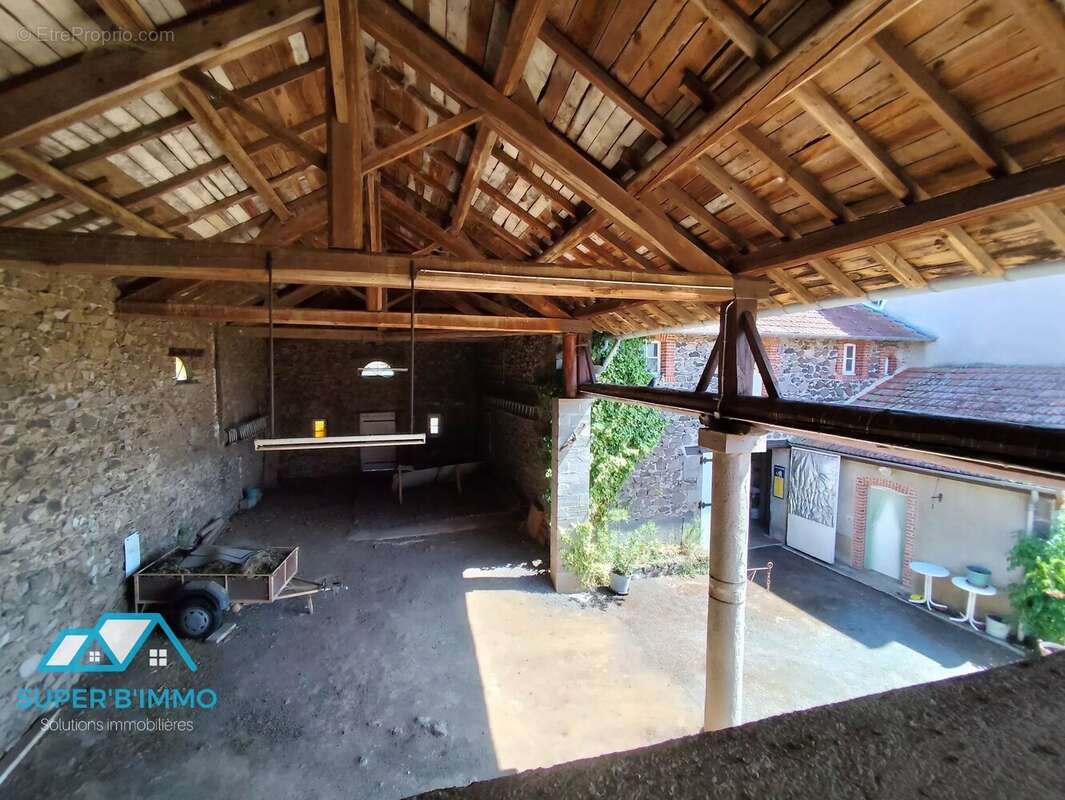Maison de maitre avec dépendances et terrain - photo 15