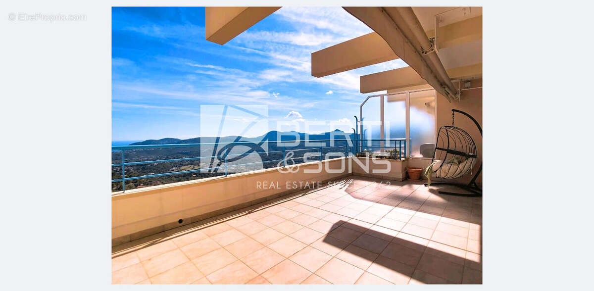 Appartement à MANDELIEU-LA-NAPOULE