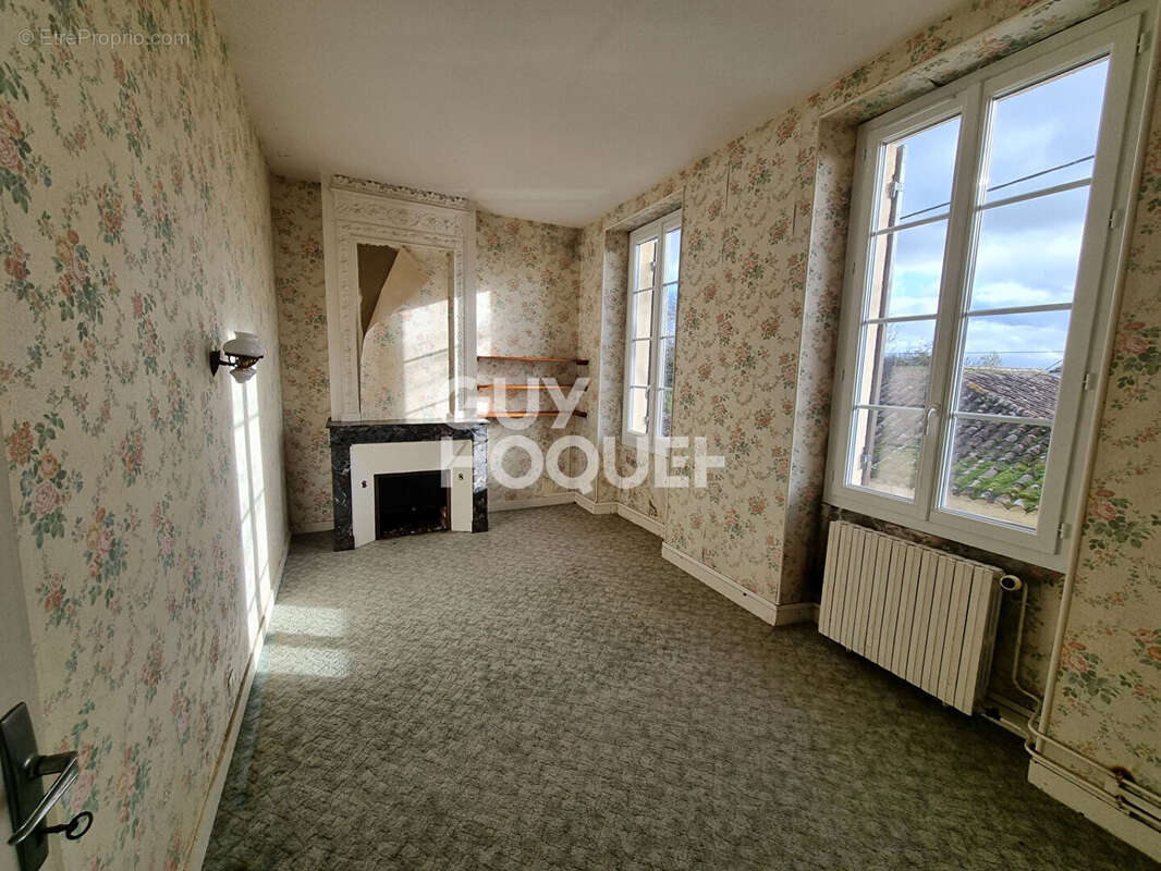 Maison à SAINT-ESTEPHE