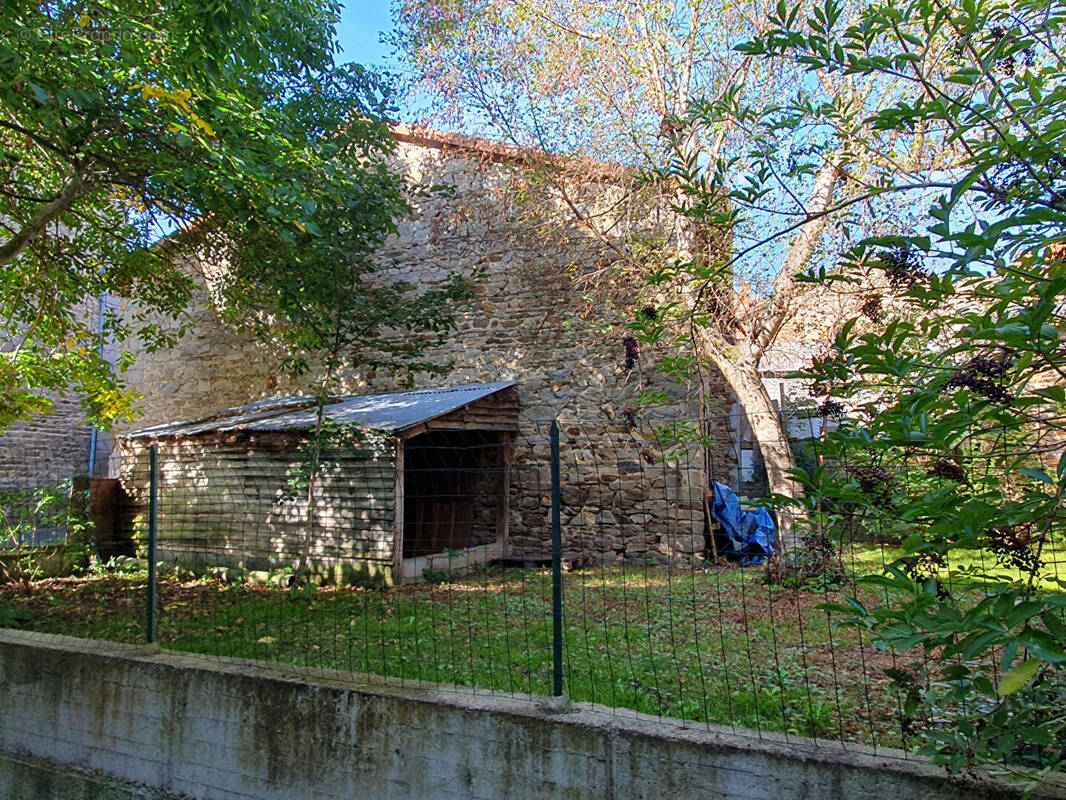 Maison à CHAMPAGNAC-LE-VIEUX