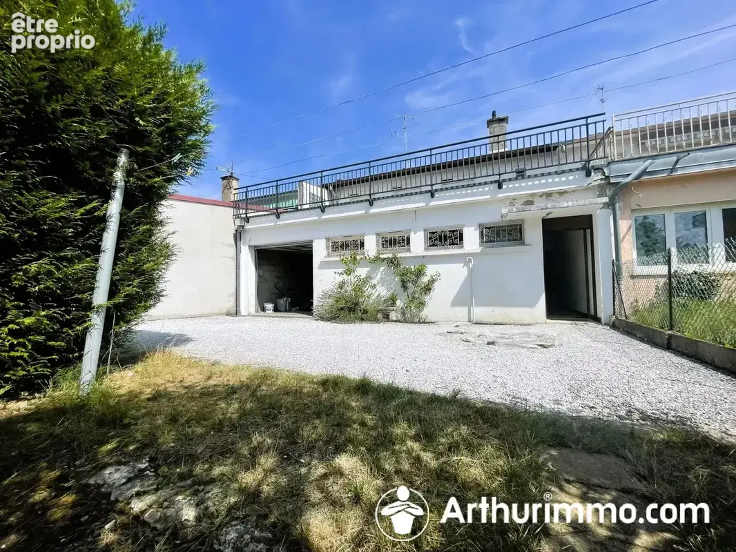 Bon compromis entre maison et appartement, F4, 95m², terrasse et terrain privatif ! - photo 7