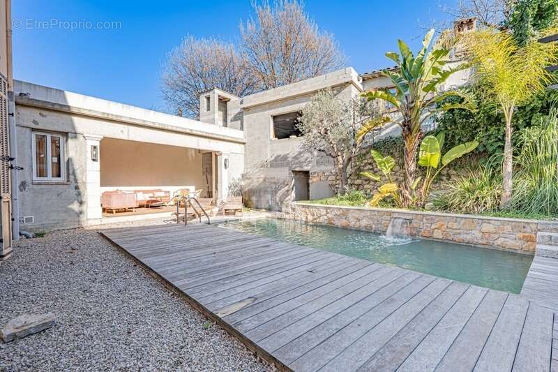 Mougins / à vendre Propriété type MAZET avec dépendance, piscine et garage pour 2 véhicules - photo 15