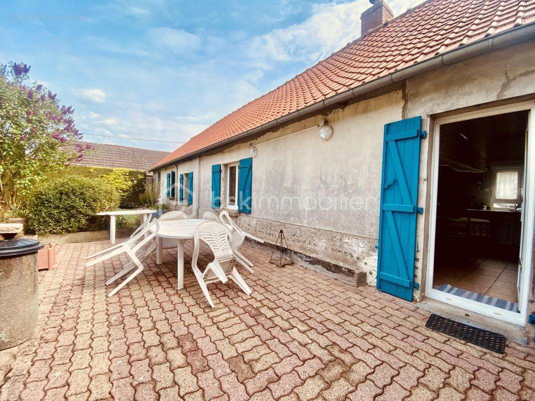 Maison à TOURS-EN-VIMEU
