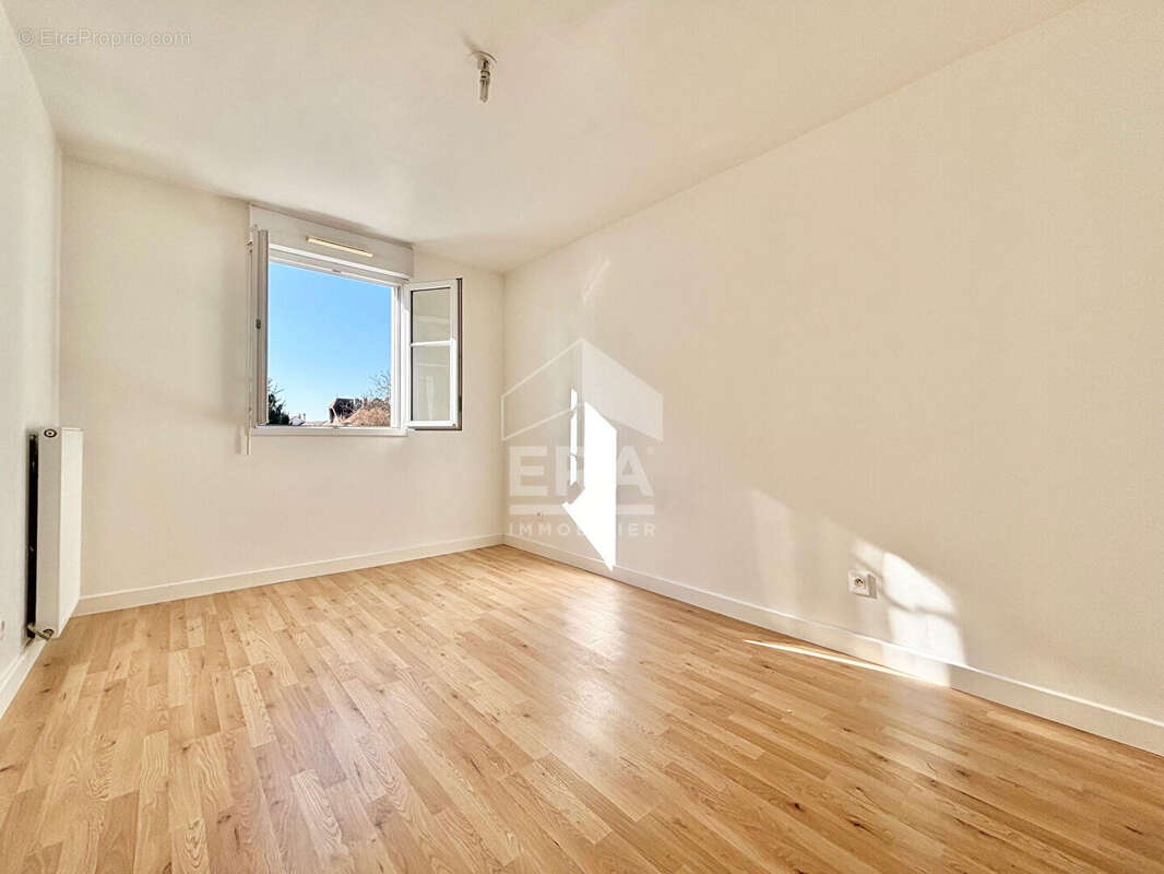 Appartement à PONTAULT-COMBAULT