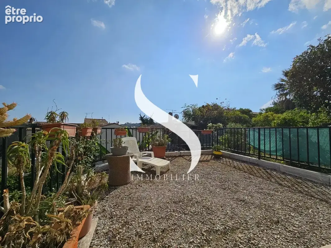 A vendre - Maison de ville 4 pièces avec jardin. - photo 17