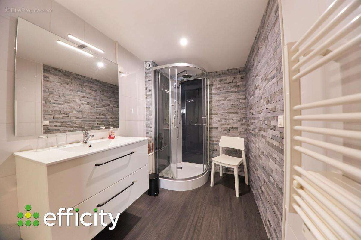 Maison à LES PONTS-DE-CE