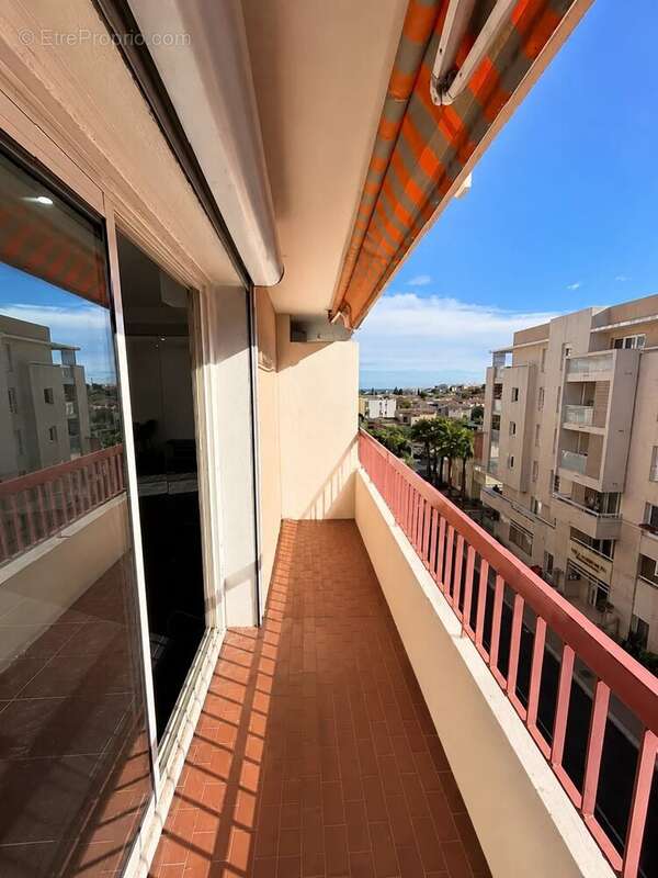 Appartement à SAINT-LAURENT-DU-VAR