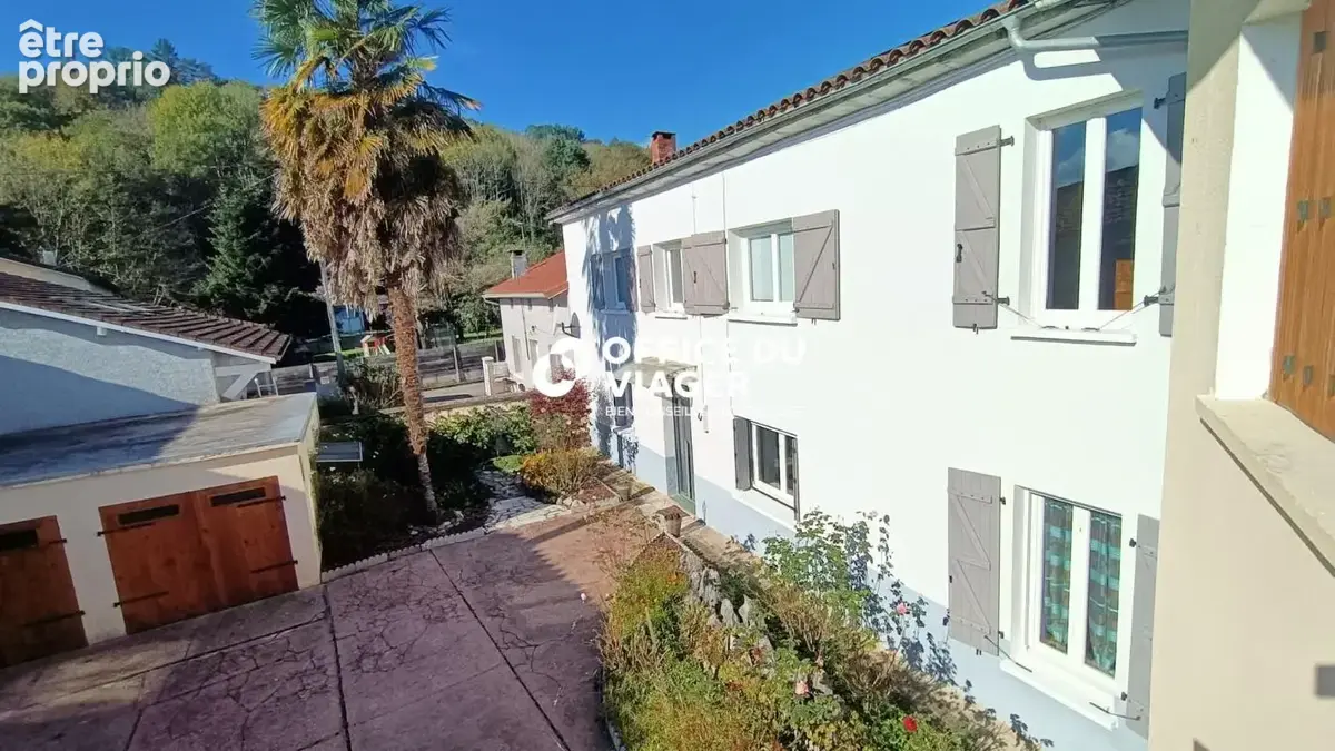 Ensemble immobilier - 8 pièces - 213,58 m² - photo 17