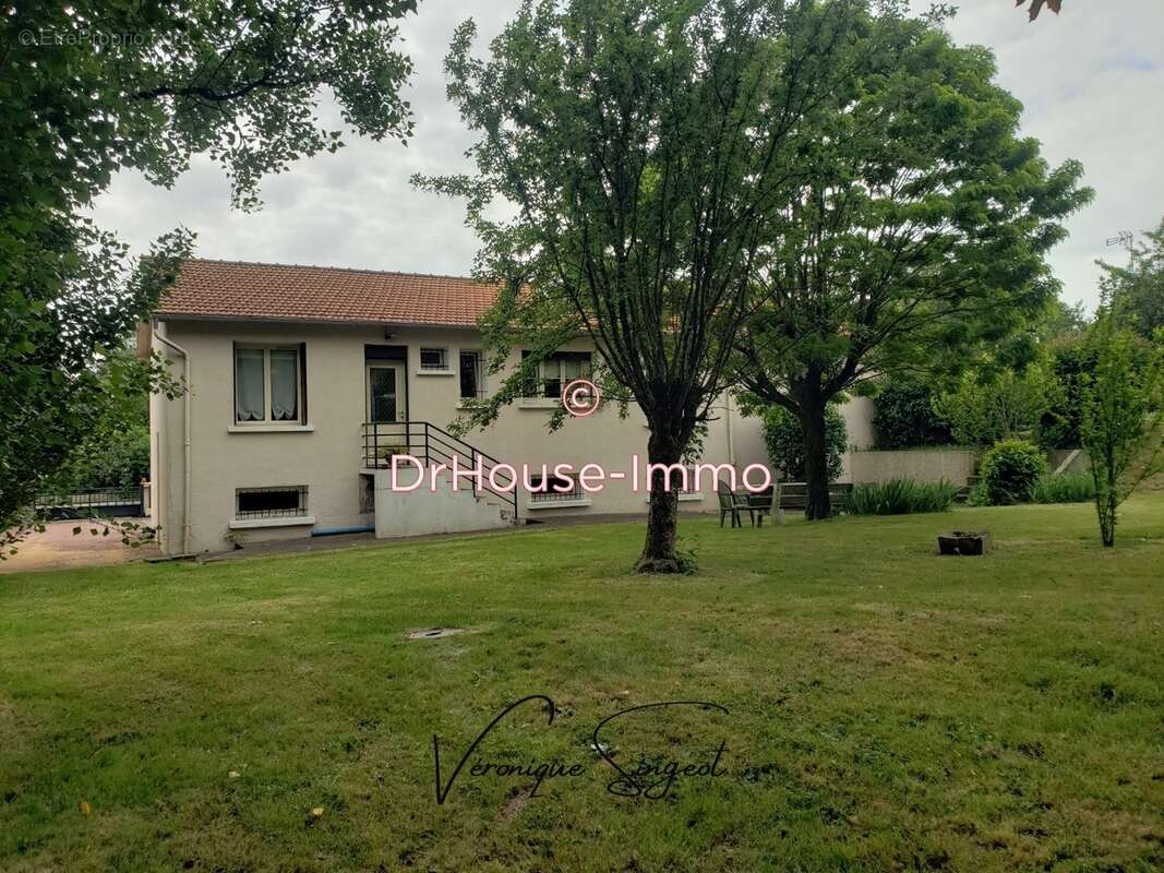 Maison à SAINT-MICHEL-LE-CLOUCQ